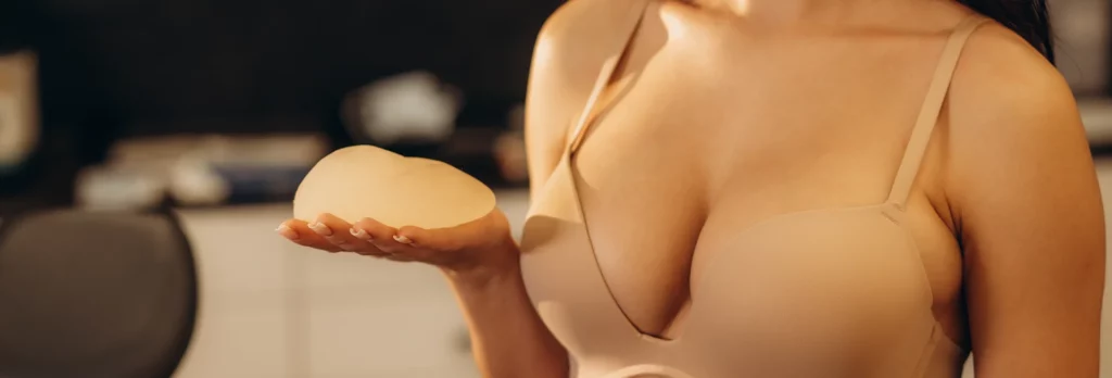 Biokompatible Materialien in der Brustvergrößerung: Sicherheit und Natürlichkeit im Fokus